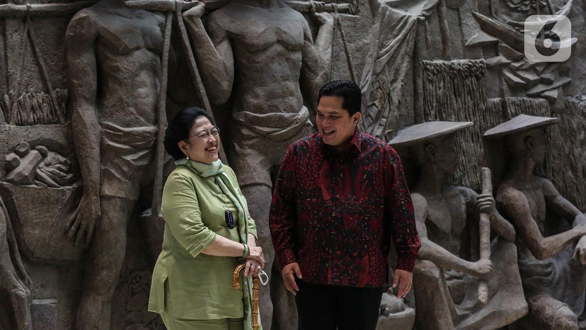 Foto Megawati dan Snack: Karya Seni yang Menghiasi Jalan Srandil
